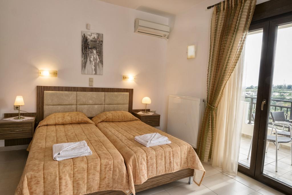Villa Laga With Pool, 300M To Taverns, Childrens Area, Bbq! Kirianna Exterior photo