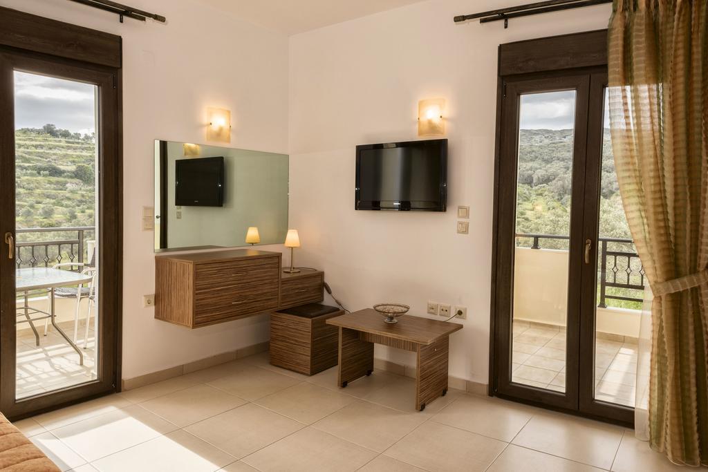 Villa Laga With Pool, 300M To Taverns, Childrens Area, Bbq! Kirianna Exterior photo