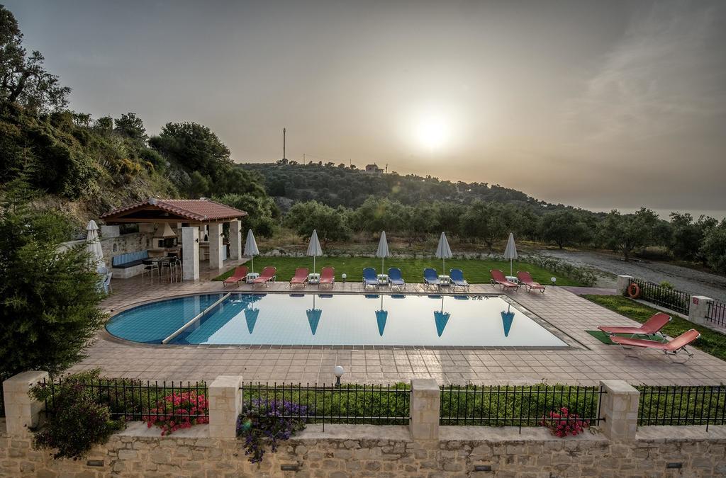 Villa Laga With Pool, 300M To Taverns, Childrens Area, Bbq! Kirianna Exterior photo