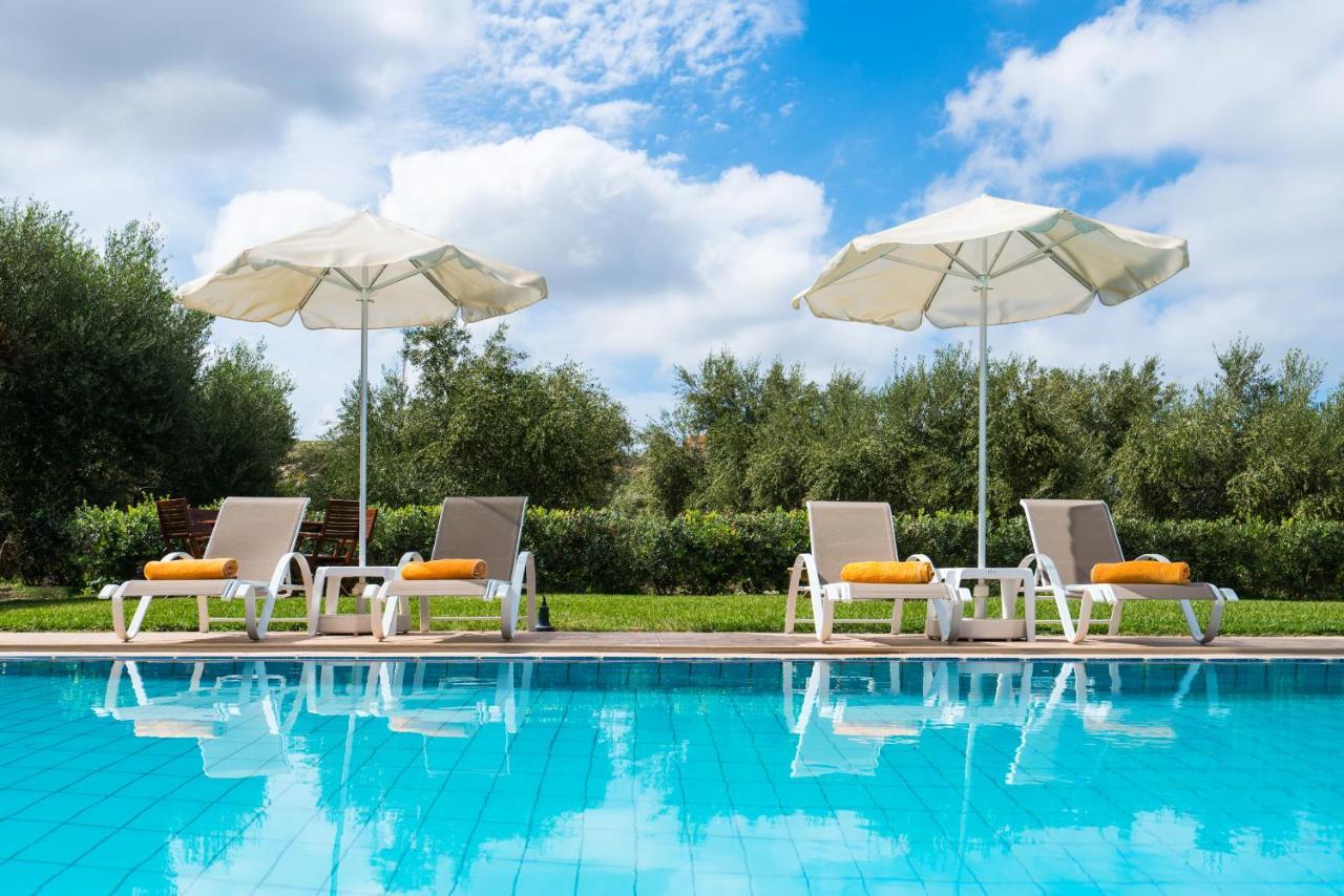 Villa Laga With Pool, 300M To Taverns, Childrens Area, Bbq! Kirianna Exterior photo