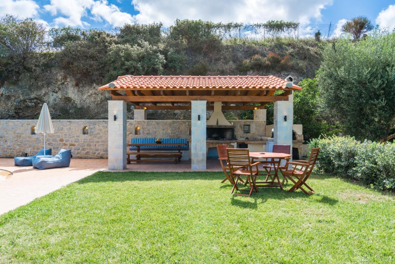 Villa Laga With Pool, 300M To Taverns, Childrens Area, Bbq! Kirianna Exterior photo