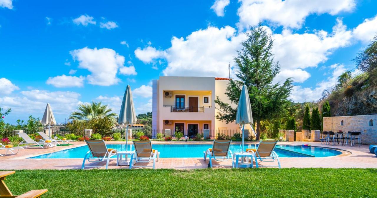 Villa Laga With Pool, 300M To Taverns, Childrens Area, Bbq! Kirianna Exterior photo